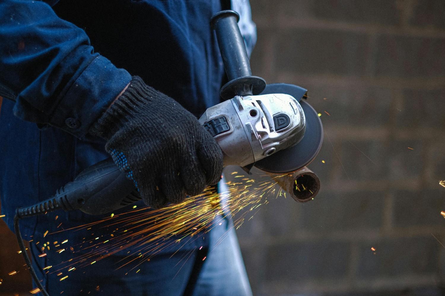 Heavy metal grinding and weld preparation